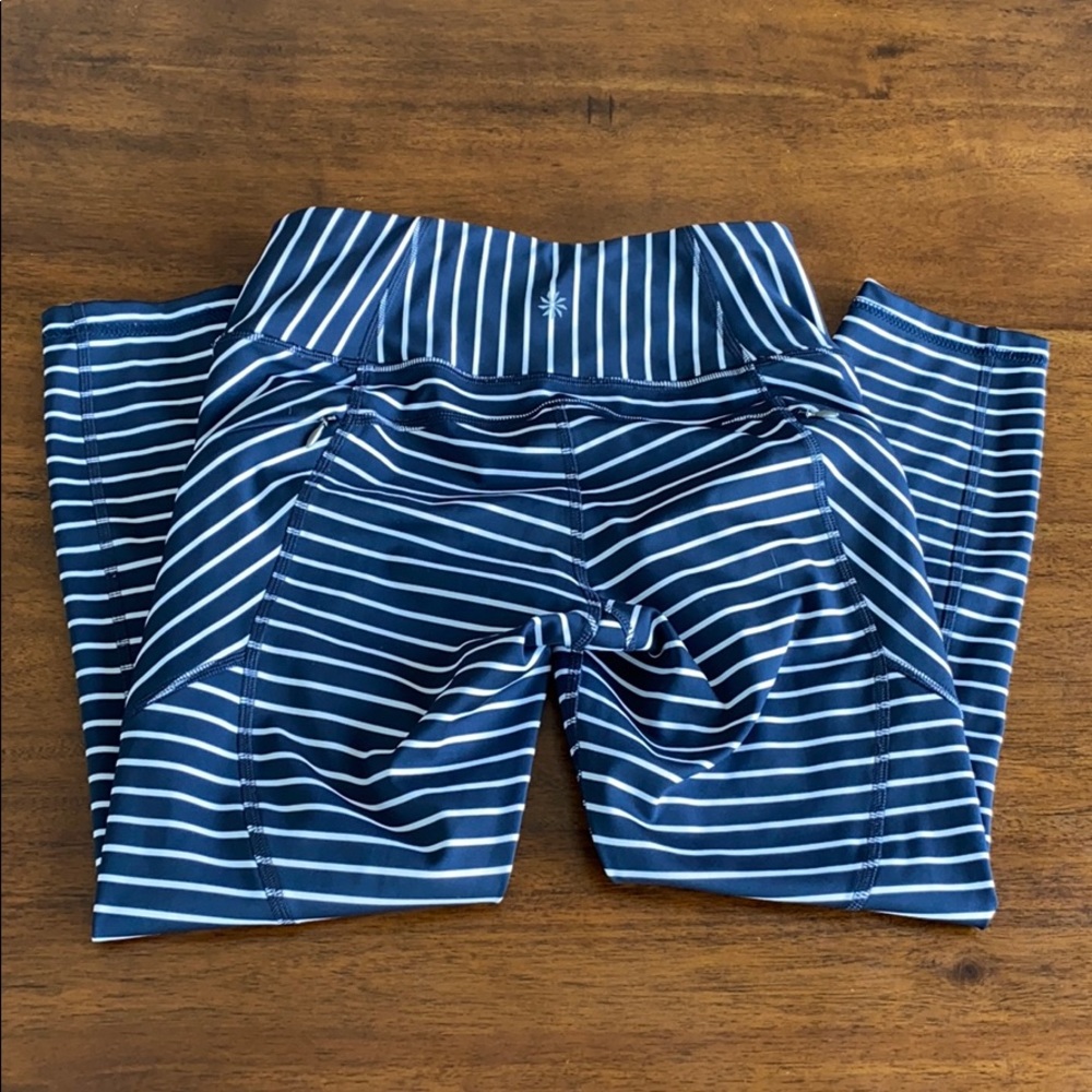 Athleta Women’s XS Blue and White striped leggings